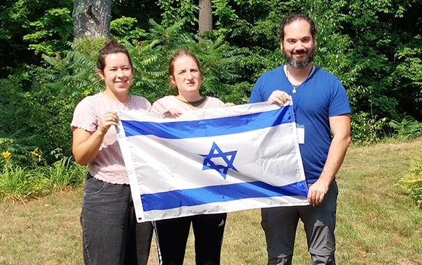 Description: C:\Ministry\WebShoshanah\images\25a-flag-is.jpg