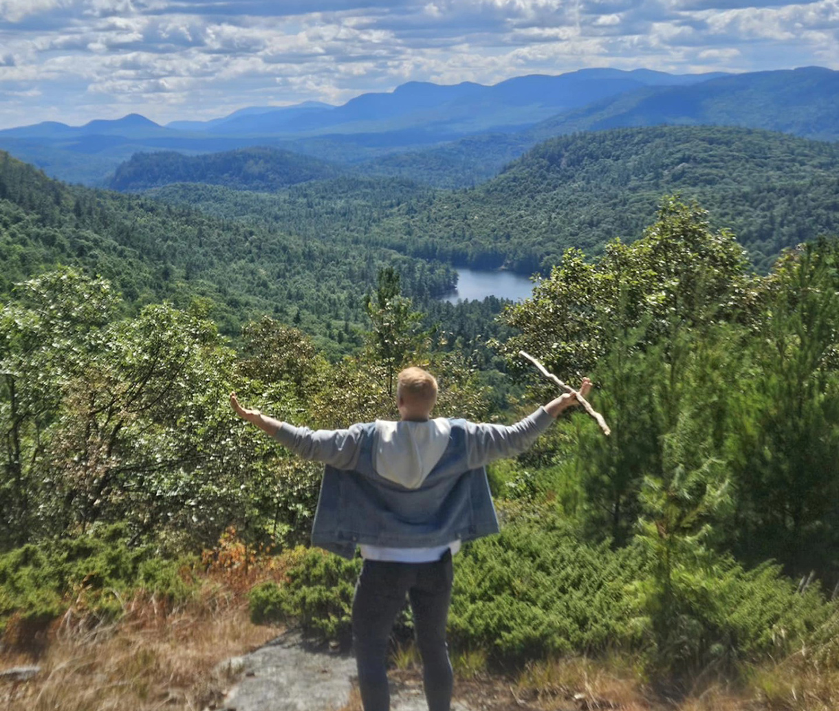 Description: C:\Ministry\WebShoshanah\images\25a-hill.jpg