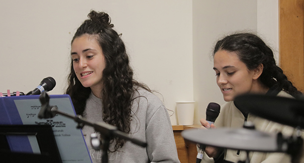 Description: C:\Ministry\WebShoshanah\images\25a-music2d.jpg