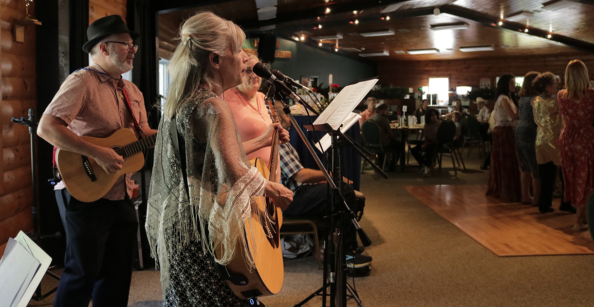 Description: C:\Ministry\WebShoshanah\images\25a-shabbat1.jpg