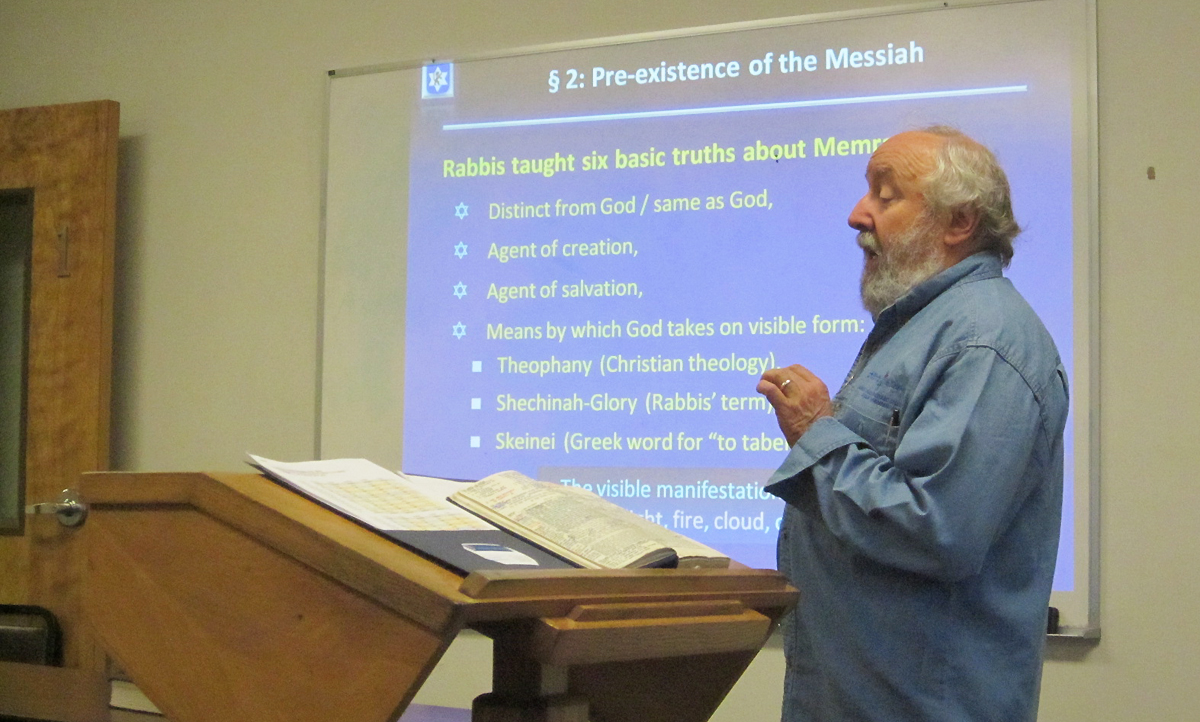 Dr. Arnold Fruchtenbaum teaching at Ariel School of Messianic Jewish Studies